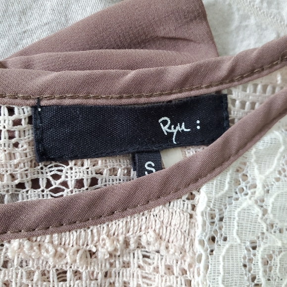 RYU Mixed Media Bowed Back Top - Picture 8 of 14